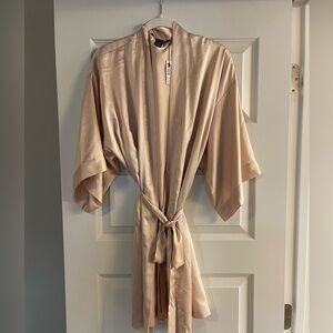 Victoria’s Secret NWT satin robe (M)
